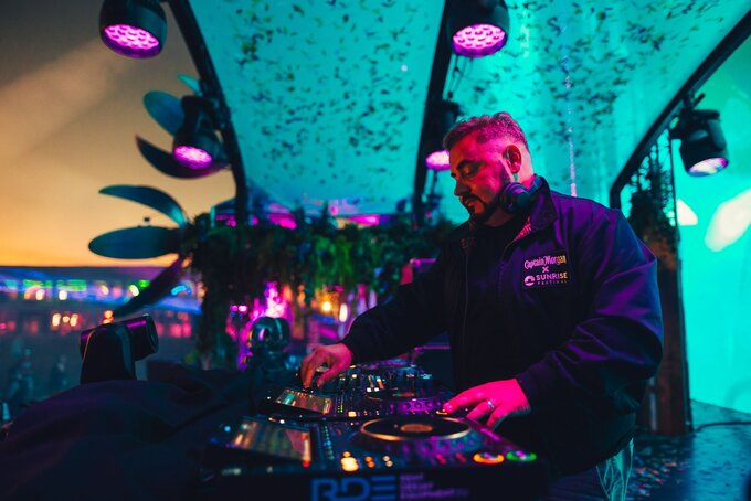 Krzysztof Bartyzel, czyli DJ Kris