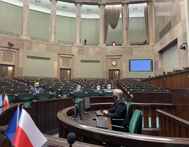 Miniatura: Zarabiają krocie, a do pracy nie...