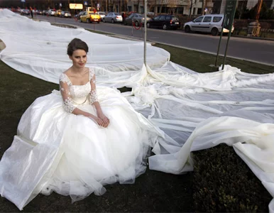 Miniatura: Co ma 3 kilometry i ciągnie się za panną...