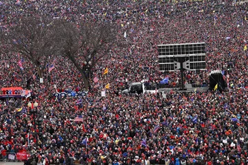 Demonstranci przed Kongresem 