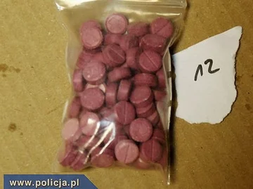 Narkotyki znalezione w garażu (fot. policja.pl)