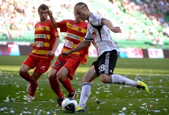 Daniel Ljuboja szukał sposobu na obronę Jagiellonii - i w końcu go znalazł (fot. PAP/Bartłomiej Zborowski)