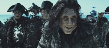 kadr z&nbsp;filmu: "Piraci z&nbsp;Karaib&oacute;w: Zemsta Salazara" (2017)