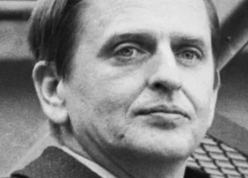 1986 - Szwedzki premier Olof Palme zostaje postrzelony w centrum Sztokholmu około godz. 23.21. Napastnika do teraz nie odnaleziono, skazany został jedynie domniemany sprawca, Christer Pettersson, którego później uniewinniono. (fot. domena publiczna)