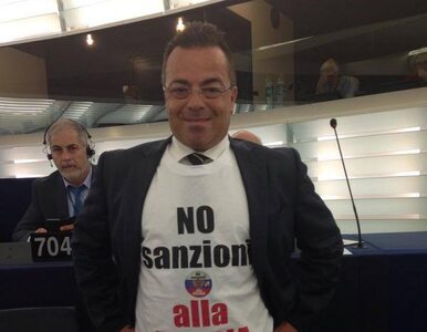 Miniatura: Włoscy eurodeputowani w koszulkach: Nie...