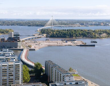 Miniatura: Jest ponad dwa razy dłuższy niż...