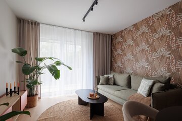 Mieszkanie pokazowe inwestycji Nowa Pabianicka we&nbsp;Wrocławiu zaprojektowała i&nbsp;wyposażyła pracownia architektury wnętrz Decoroom. Aranżację oparto na&nbsp;połączeniu pomarańczu, oliwkowej zieleni, drewna i&nbsp;neutralnej bazy
