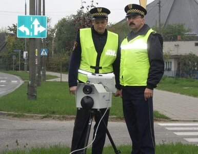 Miniatura: Gminy łatają budżet fotoradarami