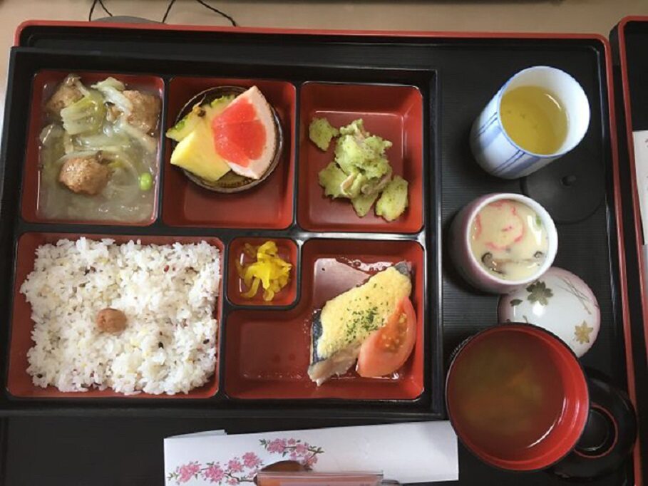 Posiłki w japońskim szpitalu 
