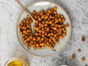 Miniatura: Zamiast po batony i ciastka sięgam po...