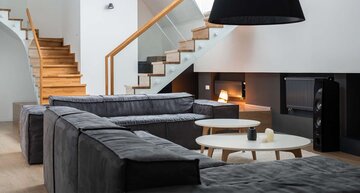 Sofa do&nbsp;salonu powinna być dopasowana do&nbsp;indywidualnych potrzeb mieszkańc&oacute;w