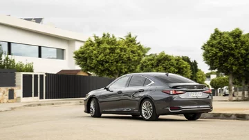 Lexus ES 300h 