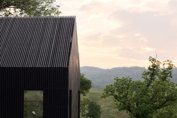 Drewniany dom projektu Bushman Dreyfus Architects 