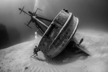 OCD Diver Tries To Right Shipwreck 