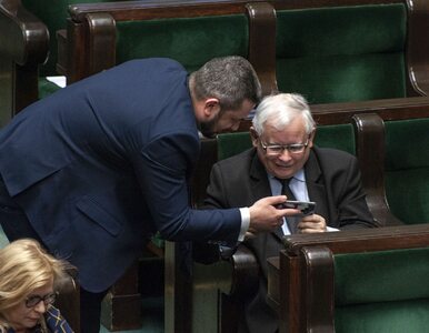 Miniatura: Rośnie frustracja w PiS. Kaczyński pilnuje...