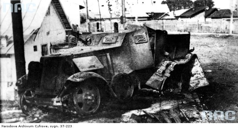 Sowiecki samochód pancerny zniszczony przez Wojsko Polskie w Wołkowysku 