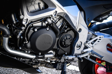 Aprilia Tuono V4 1100 Factory