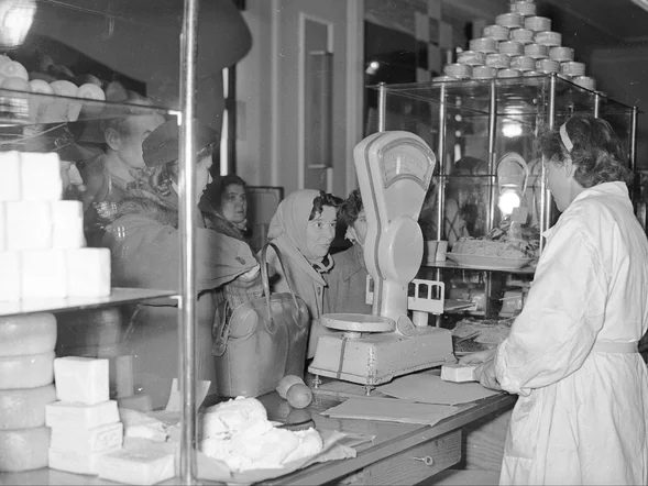 Miniatura: QUIZ z wiedzy o życiu w czasach PRL-u....