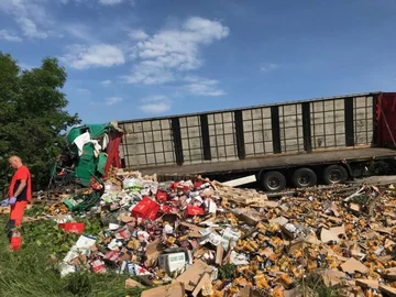 Ciężarówka śmiertelnie przygniotła kierowcę 