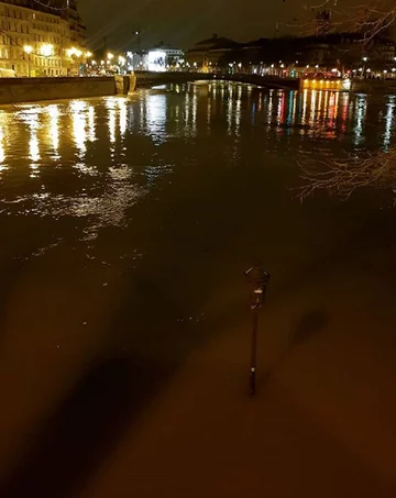 Pomarańczowy alert powodziowy ogłoszono w 23 departamentach 