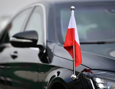 Miniatura: Podejrzane urządzenie w samochodzie...