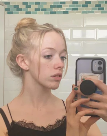 Amybeth McNulty 