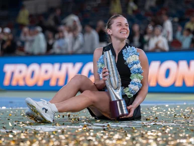 Miniatura: Maja Chwalińska wyprzedzi Igę Świątek?...