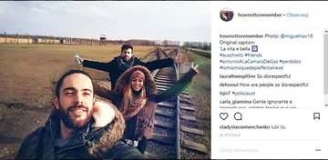 Pamiątkowe zdjęcie z Auschwitz 