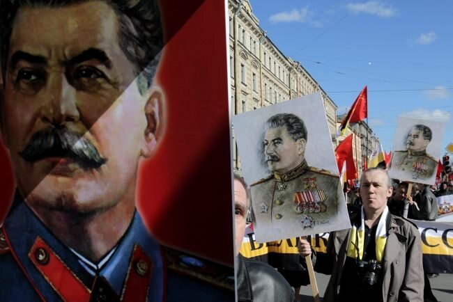 W Rosji komuniści z rozrzewnieniem wspominali Józefa Stalina (fot. EPA/ANATOLY MALTSEV/PAP)