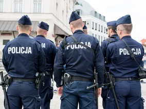 Miniatura: 400 policjantów zjechało się w jedno...