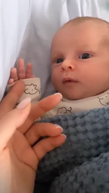 Julia Kuczyńska i Sebastian Fabijański z synem 