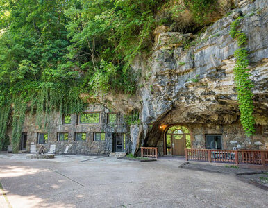 Miniatura: Niesamowite mieszkanie w jaskini...