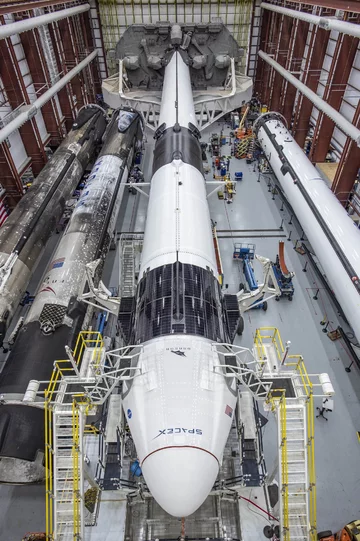 Falcon 9 z kapsułą Dragon 2 