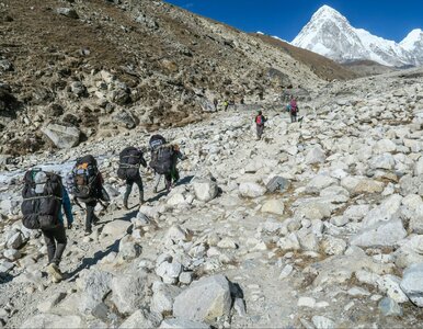 Miniatura: Mount Everest rośnie w spektakularnym...