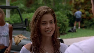 Denise Richards w filmie „Dzikie żądze” (1999)