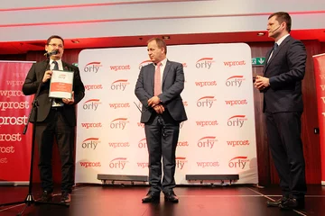 Orły Tygodnika „Wprost” 2016 na Pomorzu ENERGA S.A., Grupa Lotos S.A. oraz prezydent Gdyni Wojciech Szczurek zostali laureatami Orłów Tygodnika „Wprost” na Pomorzu. Nagrody wręczono w poniedziałek w sopockim Sheraton Hotel. Statuetkę w imieniu prezydenta Gdyni odebrała wiceprezydent Katarzyna Gruszecka-Spychała.