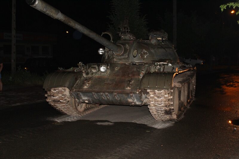 Czołg T-55 na ulicach Pajęczna 
