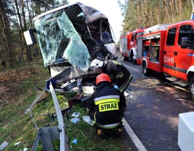 Miniatura: Ciężarówka zderzyła się z autobusem pełnym...