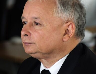 Miniatura: Kaczyński modlił się prywatnie, ale kamer...