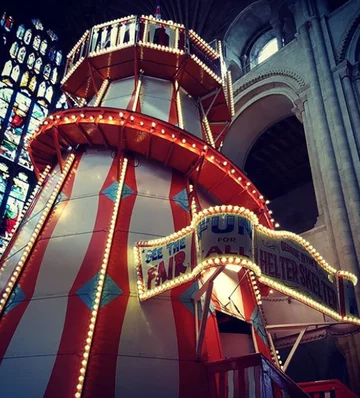 Zjeżdżalnia w katedrze w Norwich 