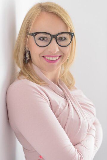 Magdalena Jagiełło &ndash; lekarz, specjalista chor&oacute;b wewnętrznych i&nbsp;endokrynologii. Autorka medycznego bloga DoktorMagda.pl oraz&nbsp;podręcznika dla&nbsp;pacjent&oacute;w &bdquo;Hashimoto. Niedoczynność tarczycy. Prawdy i&nbsp;mity&rdquo;.