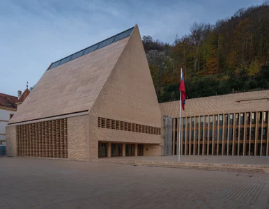 Miniatura: Liechtenstein. Trzęsienie ziemi w czasie...