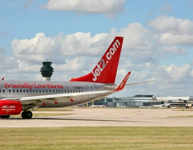 Miniatura: Pasażerowie uwięzieni na klatce schodowej...