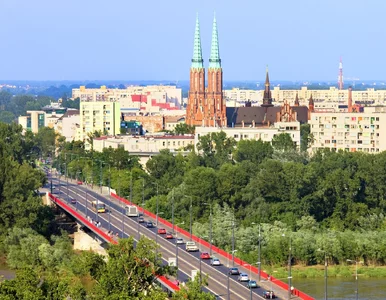 Miniatura: Polacy weszli na kładkę rowerową, choć ta...