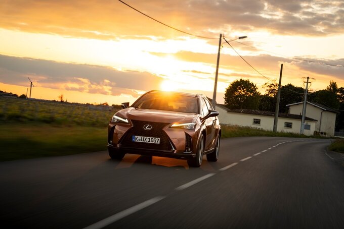 Lexus UX 300h