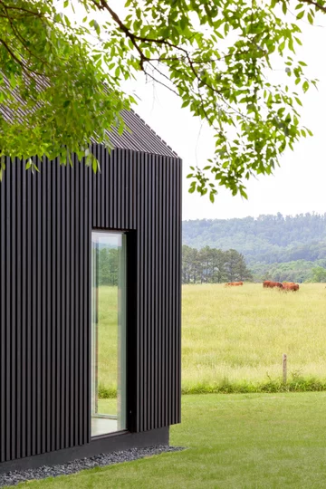 Drewniany dom projektu Bushman Dreyfus Architects 