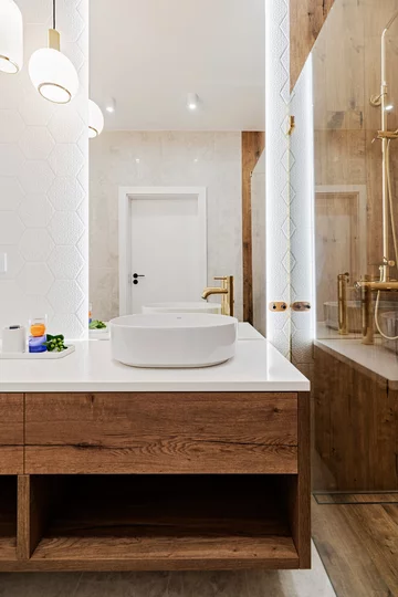 Białe wnętrza z drewnem, proj. Pracownia Architektury Wnętrz Deer Design 