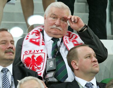 Miniatura: Wałęsa w roli piłkarskiego eksperta....