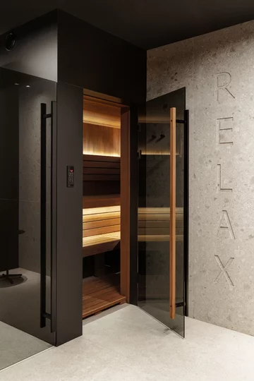 Koncept Bluszczańska III w Warszawie – kameralna inwestycja mieszkaniowa zaprojektowana przez HRA Architekci, w której architektura, światło i dopracowany detal tworzą spójną przestrzeń do życia 