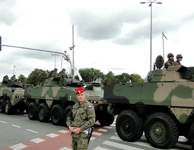 Miniatura: Rosomaki, armatohaubice i M-ATV, czyli...